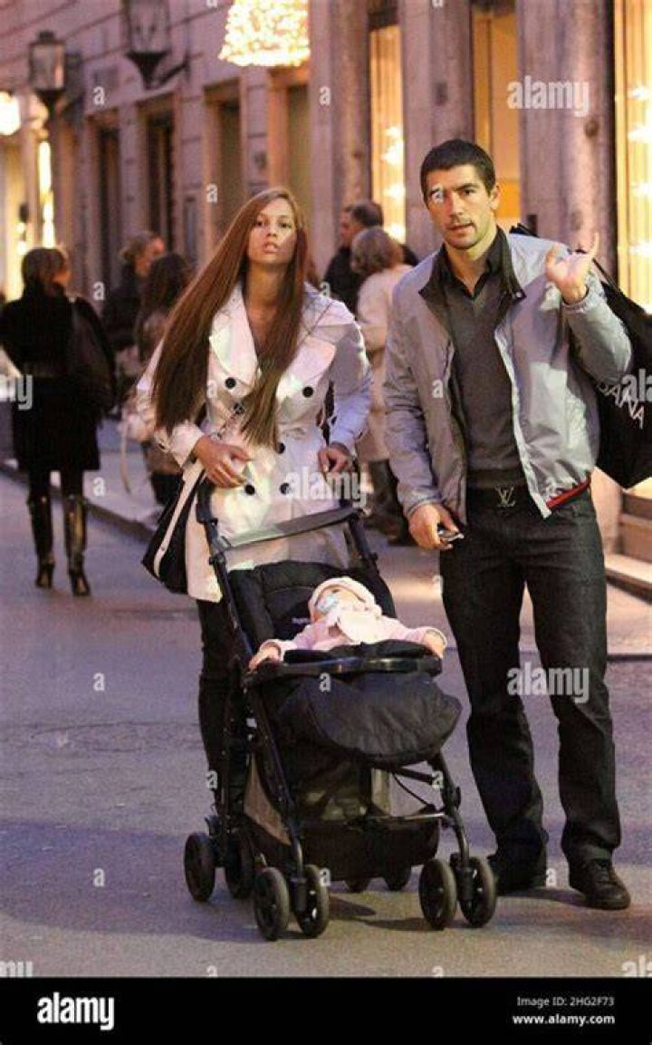 Aleksandar Kolarov: Wife, net worth, tattoos, smoking & body facts