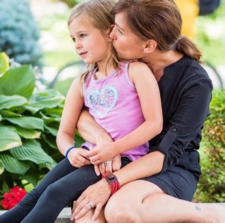 Amy Jo Johnson Parents: Meet Christine Johnson & Greig Johnson