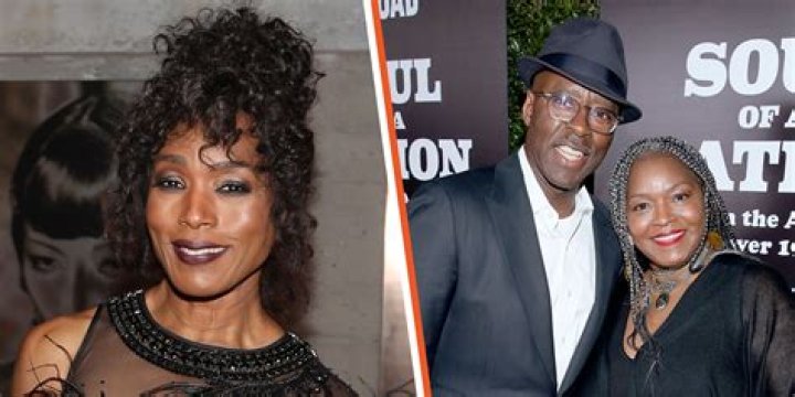 Angela Bassett Siblings: Who Is D’nette Bassett?