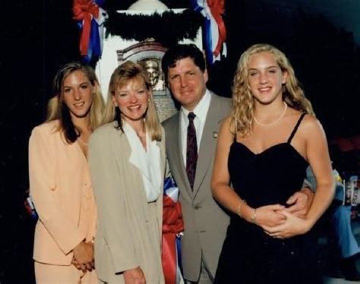 Anne Seaver Wiki, Bio, Age, Parents, Sister, (Father’s Death), Husband, and Net Worth