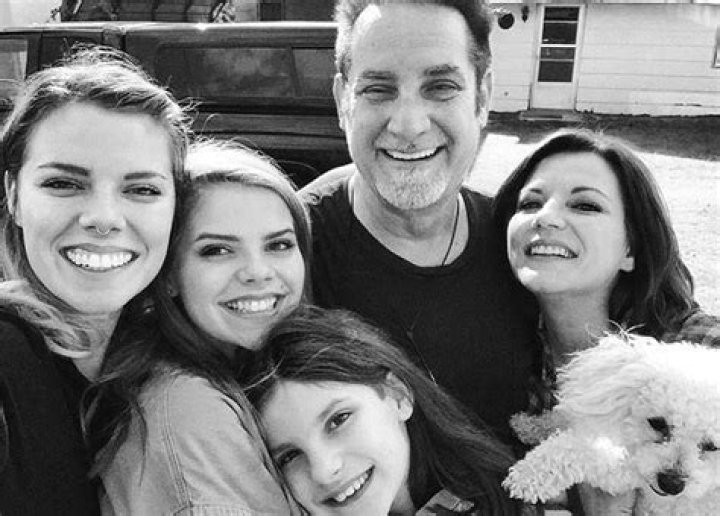 Ashley Mcbryde Net Worth: Is Related To Martina Mcbride? Family, Are They Sisters?