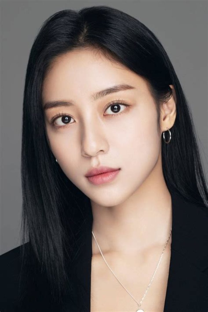 Bang Min Ah (Korean Actress) Profile, Wiki, Bio, Age, Height, Weight, Boyfriend, Net Worth, Facts