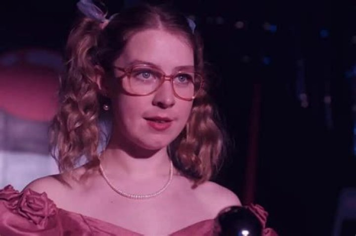 Beccy Henderson Age, Height, Wiki, Boyfriend, Bio, Instagram,Career, Bio.