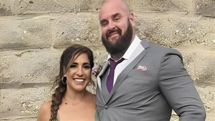 Braun Strowman – Bio, Wife, Height, Age, Girlfriend, Weight, Father, Family