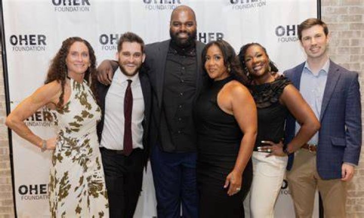 Carlos Oher- Wiki, Age, Ethnicity, Siblings, Height, Net Worth, Girlfriend