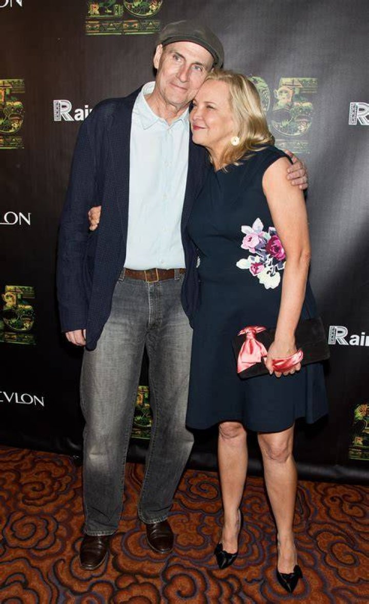Caroline Smedvig Age, Net Worth, Birthday, Husband, Twins, Wiki, Biography