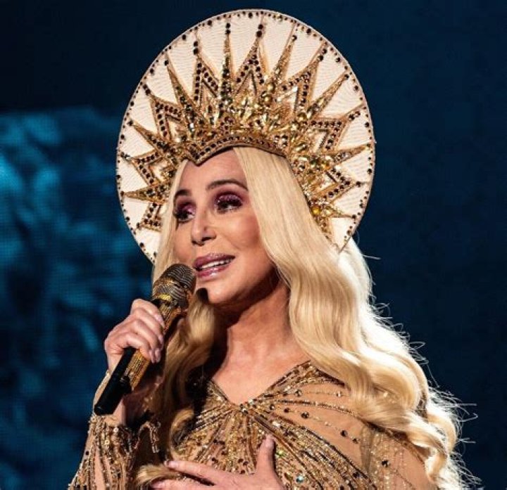 Cher (Singer) Wiki, Bio, Age, Height, Weight, Family, Career, Husband, Children, Net Worth, Facts