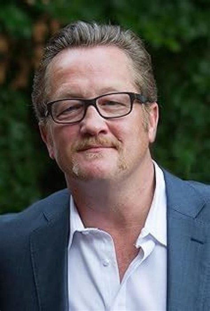 Christian Stolte: dating, net worth, tattoos, smoking & body facts