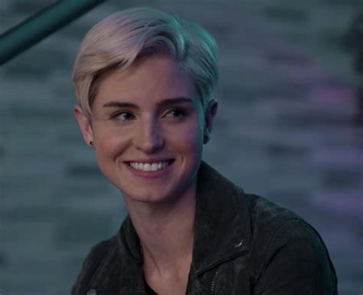 Christina Kartchner, Eve, Never Have I Ever, Age, Height, Wiki, Bio