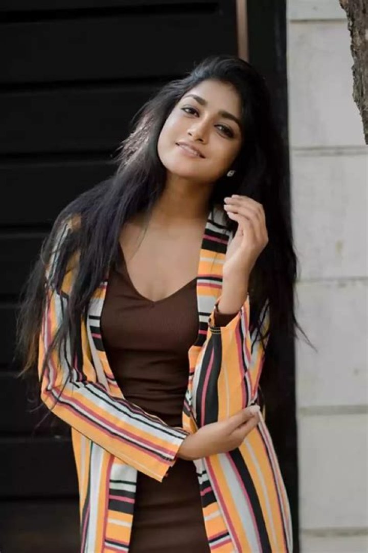Dimple Hayathi Height, Weight, Net Worth, Age, Birthday, Wikipedia, Who, Nationality, Biography