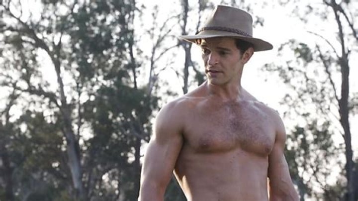 Dominic Allburn Height, Weight, Wiki, Biography, Net Worth, Age, Birthday, Who, Instagram