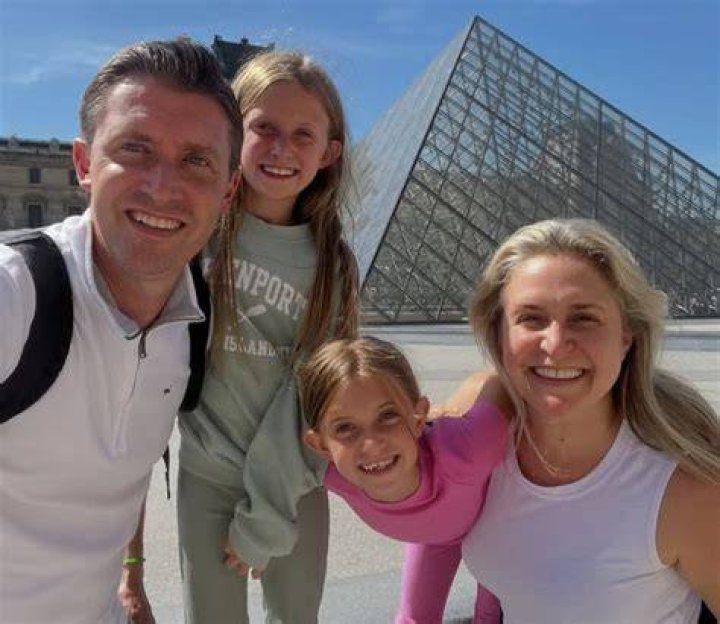 Erin Connolly Bio, Wiki, Age, Height, Husband, WFSB, Salary, and Net Worth.