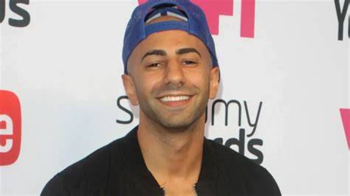 FouseyTube Biography: Age, Wife, Hair, Net Worth, Nationality, Height, Girlfriend, Instagram, Books, Vlogs, Car, Wikipedia, Boxing, YouTube, Brother