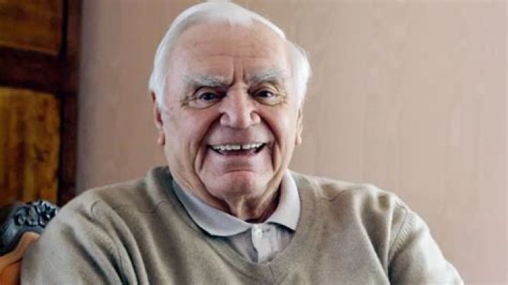 How Much Money Does Ernest Borgnine Make? Latest Ernest Borgnine Net Worth Income Salary