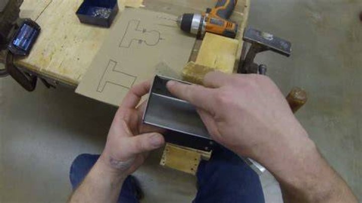 How to install solid rivets