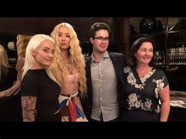 Iggy Azalea Parents: Who Are Tanya Kelly And Brendan Kelly?
