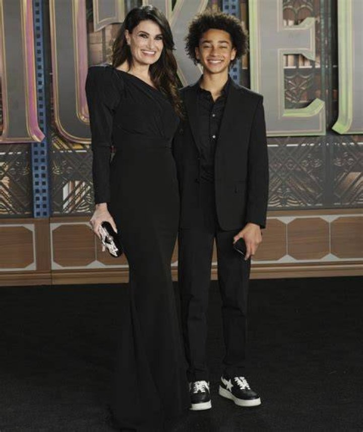 Is Aaron Lohr Jewish? Race, Ethnicity, Religion, Nationality and Net Worth Facts on Idina Menzel Husband
