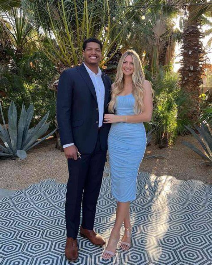 Isaac Rochell Net Worth, Wife, Career, Family, Bio, Wiki, Income, Facts