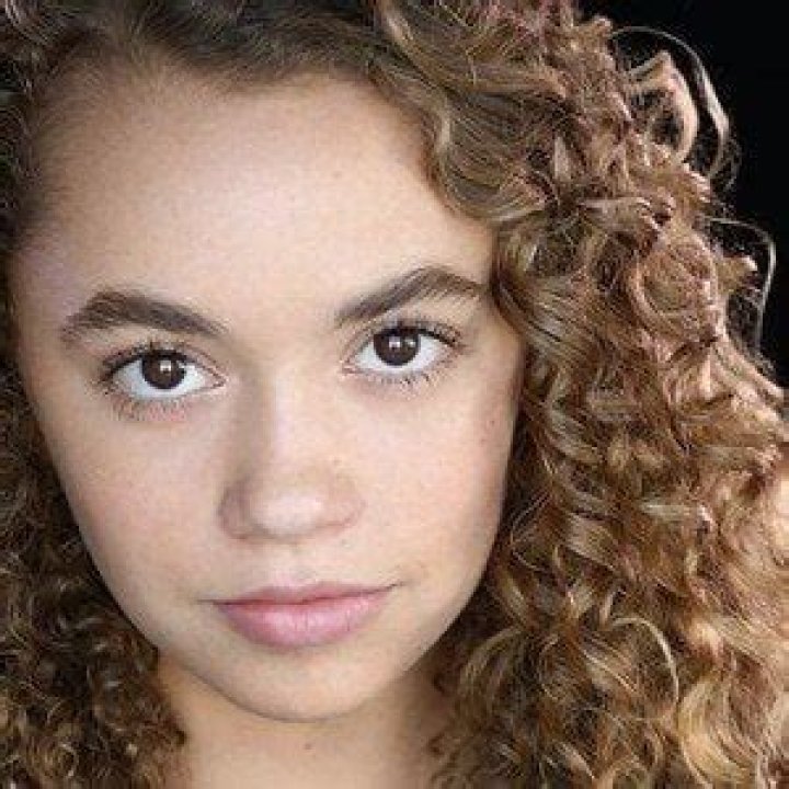 Jillian Shea Spaeder Age, Birthday, Instagram: 10 Facts On Godmothered Actress