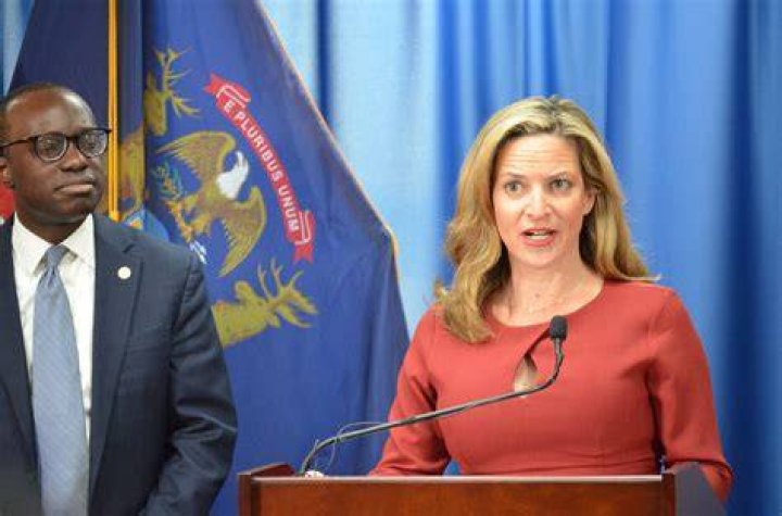 Jocelyn Benson Age, Biography, Husband and Family Facts – Net Worth and Salary of Secretary of State of Michigan