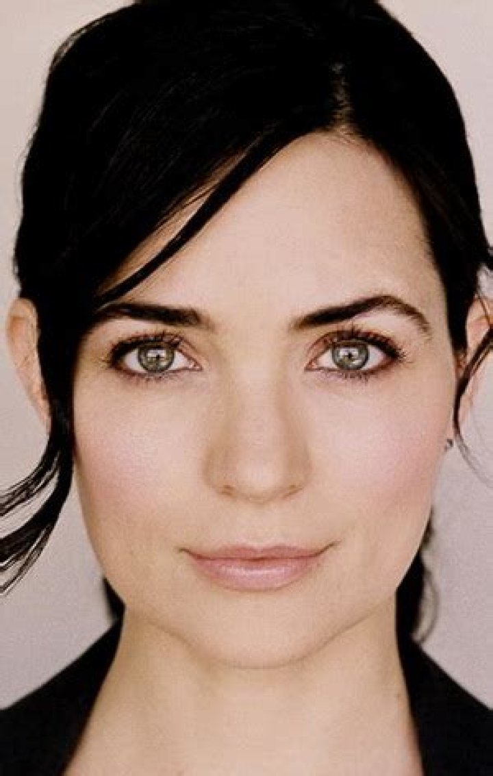 Jules Willcox Age And Wikipedia: Meet The Actress On Instagram