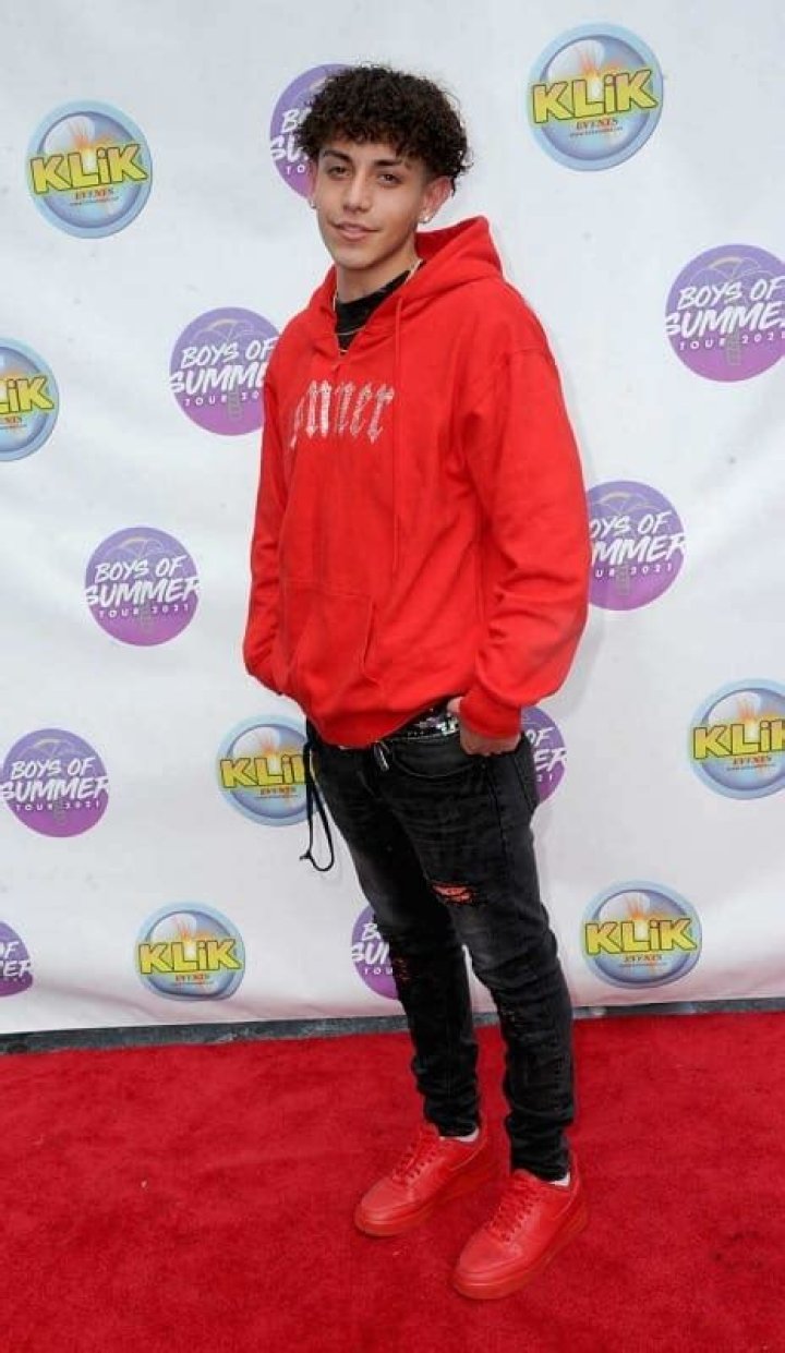 Julian Barboza Bio, Wiki, Age, Merch, Before, After Perm, and Net Worth.