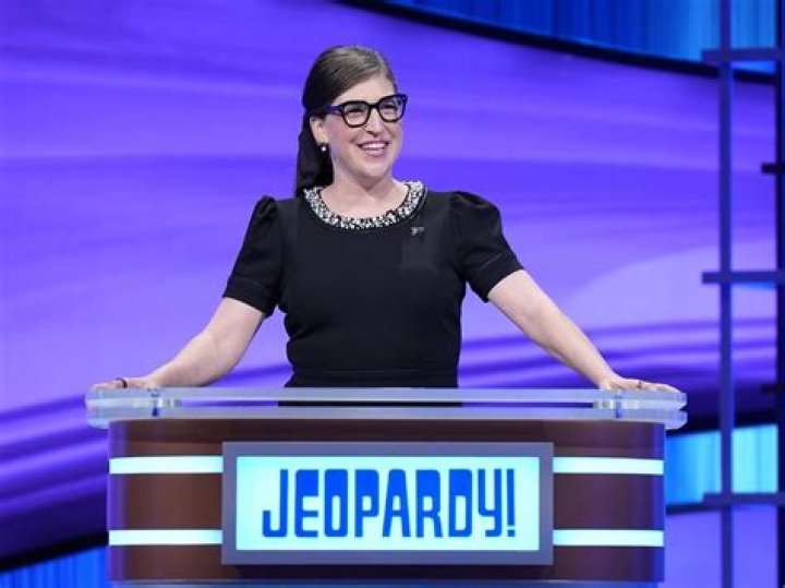 “Just awful”: Jeopardy! fans are upset as Mayim Bialik hosts High School Reunion Tournament