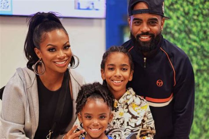 Kandi Burruss Net Worth, Toys, Songs, Restaurant, House, Baby
