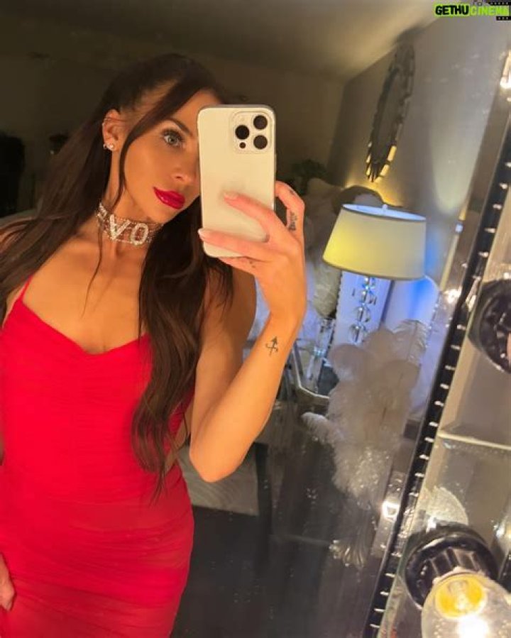 Mandy Jiroux Age, Wikipedia, Height, Biography, Family, Husband, Instagram