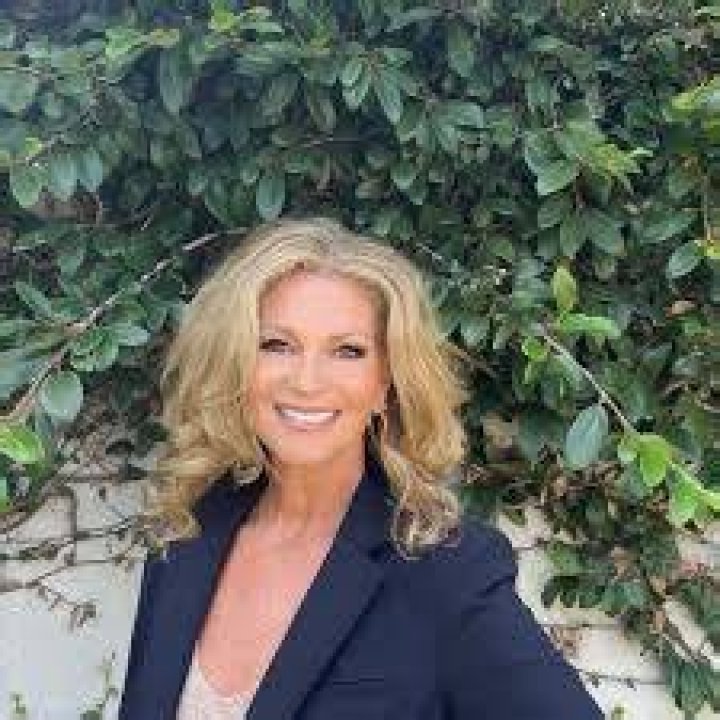 Marisa Wayne Bio, Wiki, Age, Height, Family, Movies and Net Worth.