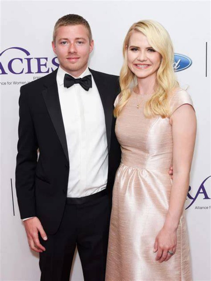 Matthew Gilmour (Elizabeth Smart’s Husband) Bio, Wiki, Age, Height, Wife Elizabeth Smart and Net Worth