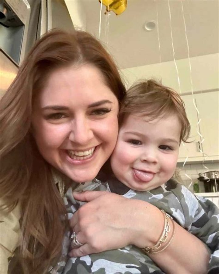Meet Joel Dahmen Wife Lona Skutt On Instagram- Explore Her Career