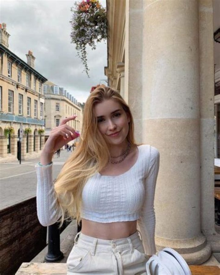 Mia Maples (Ivorygirl48) Merch, Bio, Wiki, Birthday, Parents, Real Name, Boyfriend, Net Worth and Youtube