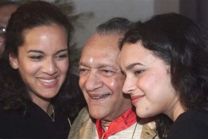 Norah Jones Husband, Father, Mother, Family & Quick Facts
