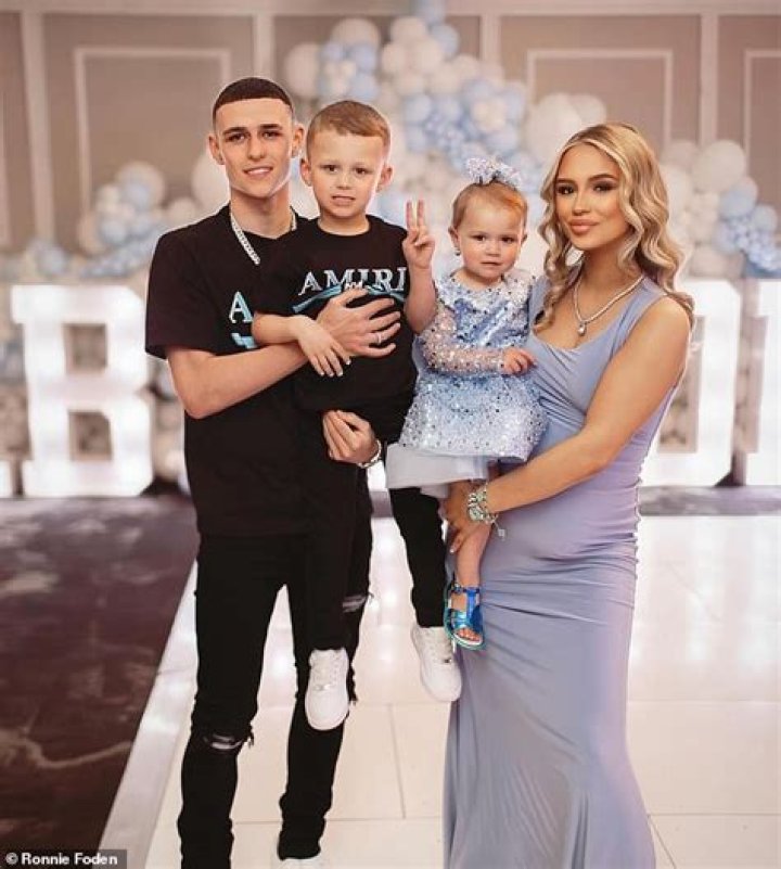 Rebecca Cooke Instagram: Phil Foden Girlfriend Age, Wiki, Son
