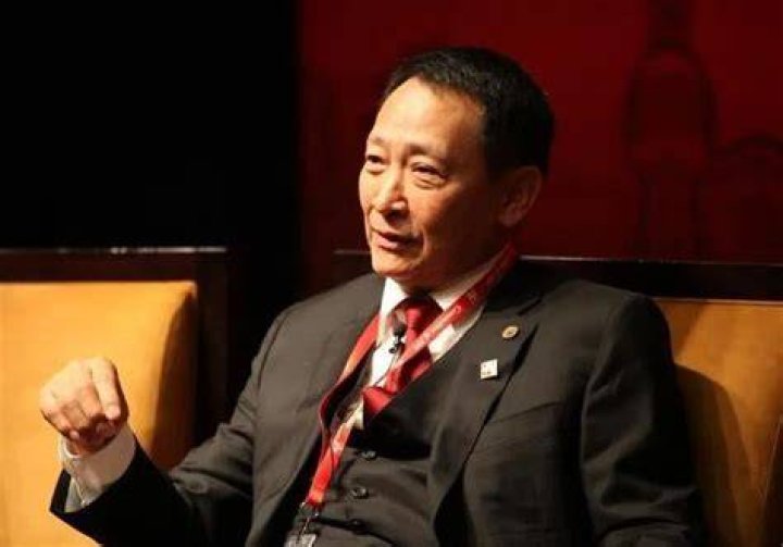Roger Wang (Billionaire) Bio-Wiki, Age, Height, Family, Education, Wife, Golden Eagle International and Net Worth