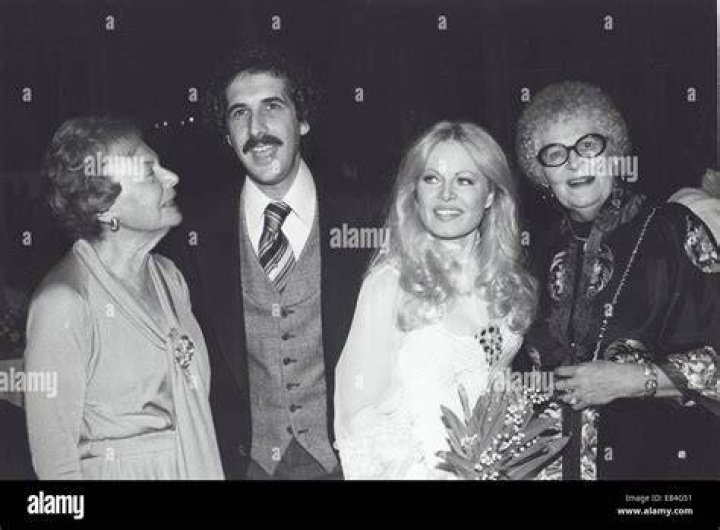 Sally Struthers Parents: Robert Alden Struthers & Margaret Caroline Jernes