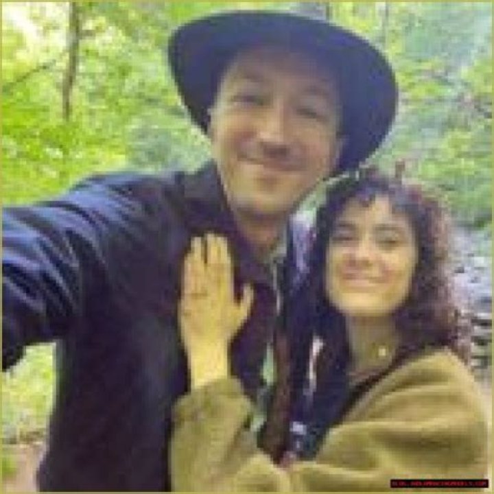 Sara Rubin Age, Buzzfeed, Dating, Boyfriend Shane Madej, Wiki, Bio, Married