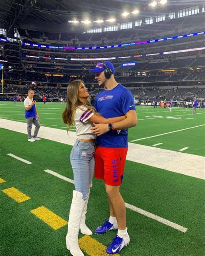 Scott Wedgewood Is Madly In Love With His Girlfriend Brittany English, The Couple Has Shared A Photo Of Themselves On Instagram