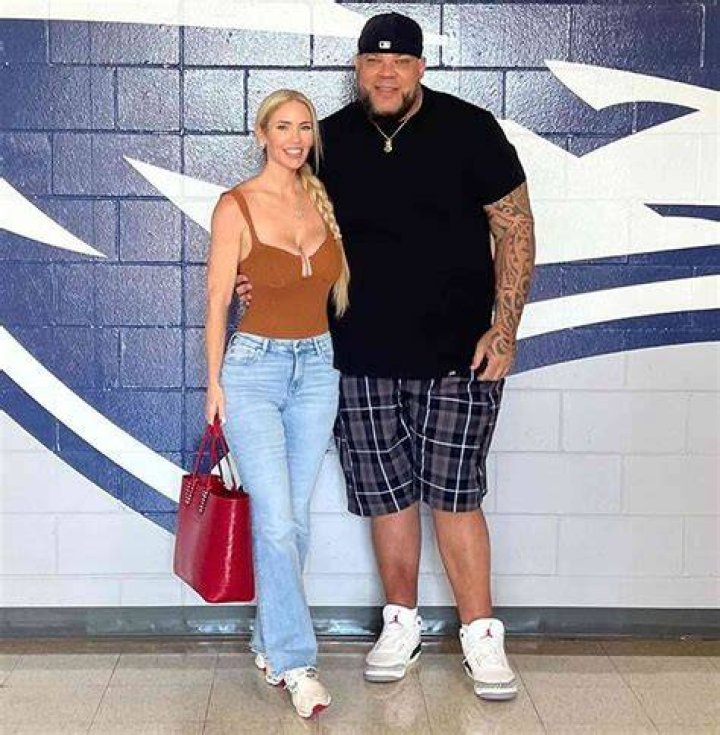 Sean Grande Bio, Wiki, Age, Height, Wife, Married, Wedding, Salary and Net Worth