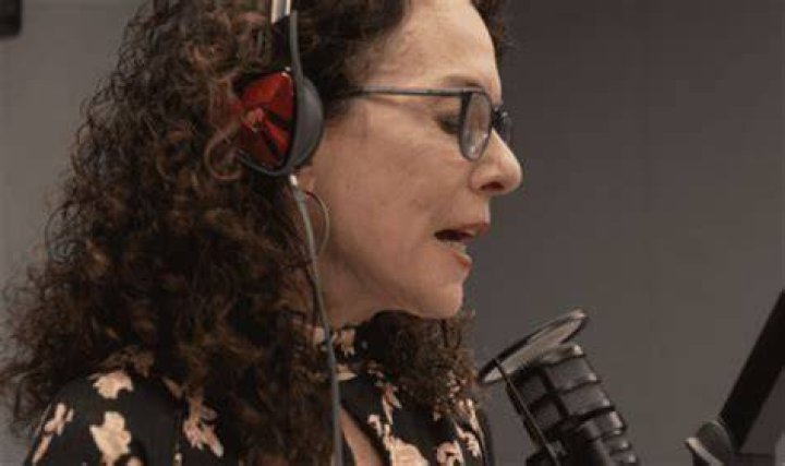 Shelli Sonstein Bio, Wiki, Age, Family, Husband, Breast Cancer, Radio, Salary, and Net Worth.