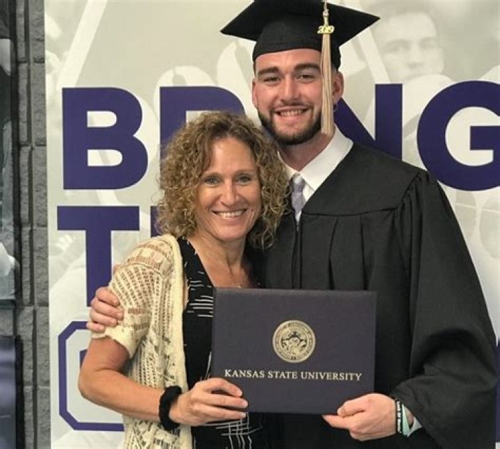 Skylar Thompson Parents and Family Facts, Where Is Kansas State QB From?