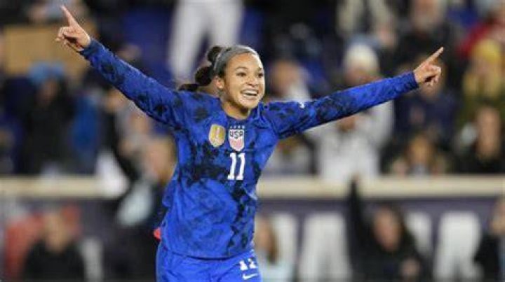 Sophia Smith (footballer)’s biography, net worth, fact, career, awards and life story