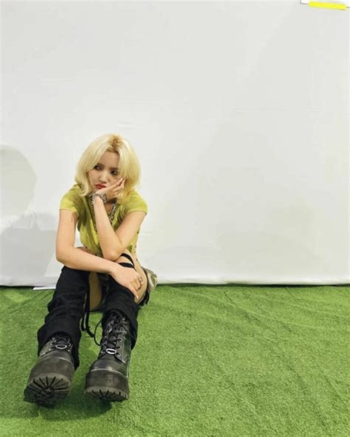Soyeon ((G)I-DLE) Bio, Age, Height, Boyfriend, Instagram