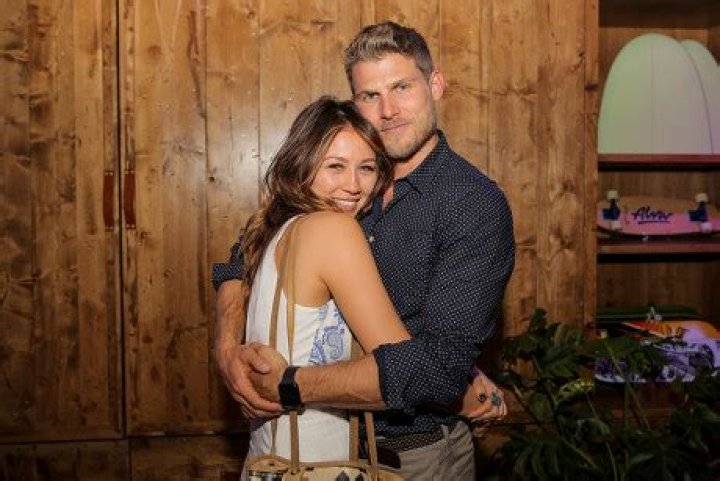 Travis Van Winkle: Girlfriend, net worth, tattoos, smoking & body facts