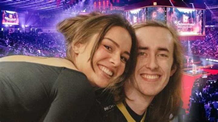 Twitch: Does NatTea Have A Boyfriend? Meet The Streamer On Instagram