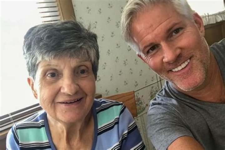 Who Are Paul Fronczak Parents? Dora Fronczak And Chester Fronczak
