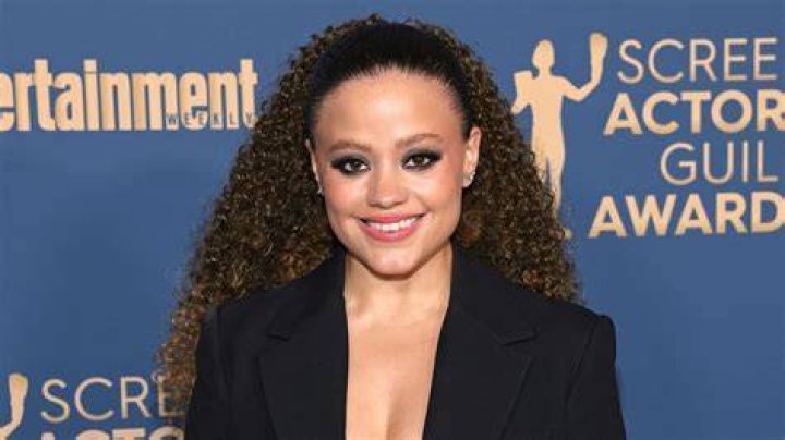 Who Are Sarah Marie Jeffery Siblings? Ethnicity Of Parents- Is She Related To Kiersey Clemons?