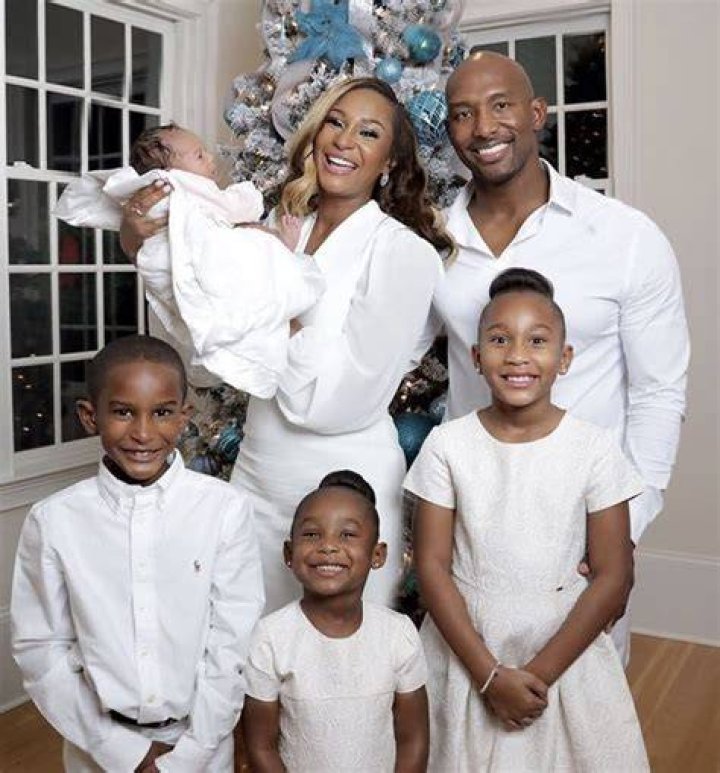 Who Is Arionne Curry? Her Biography , Age, Instagram & Net Worth: Martell Holt’s Baby