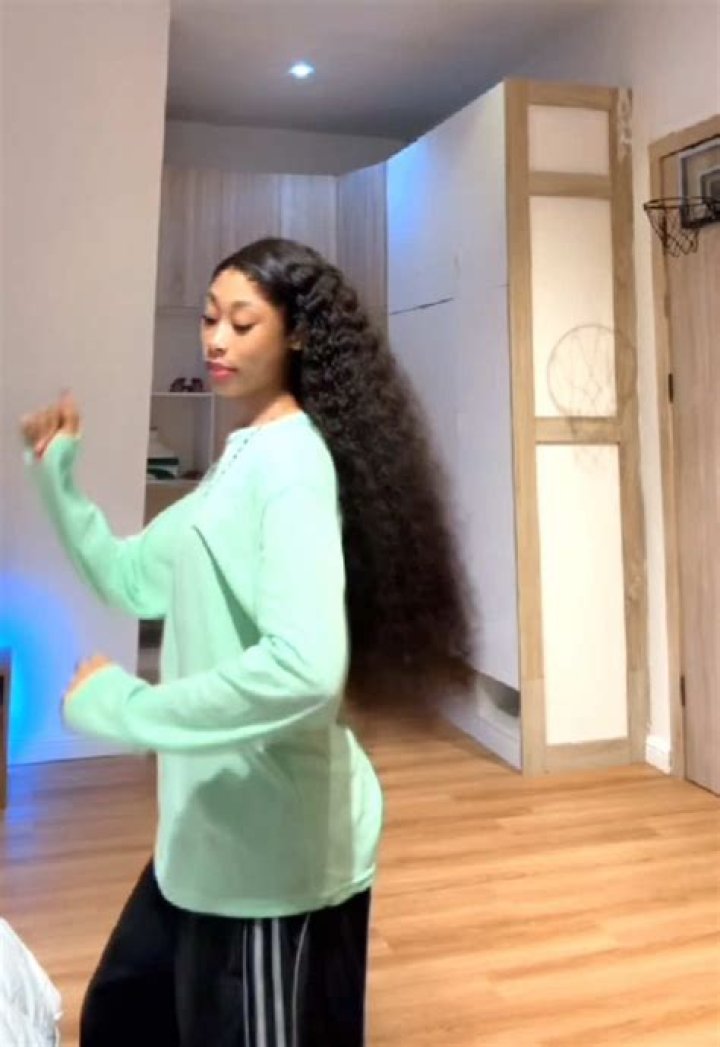 Who is Cleasel TikTok? Meet Claire McDonnell On Instagram